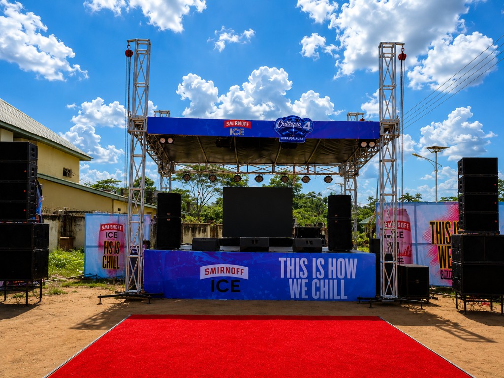 Smirnoff Ice — CHILLTOPIA — branded bar