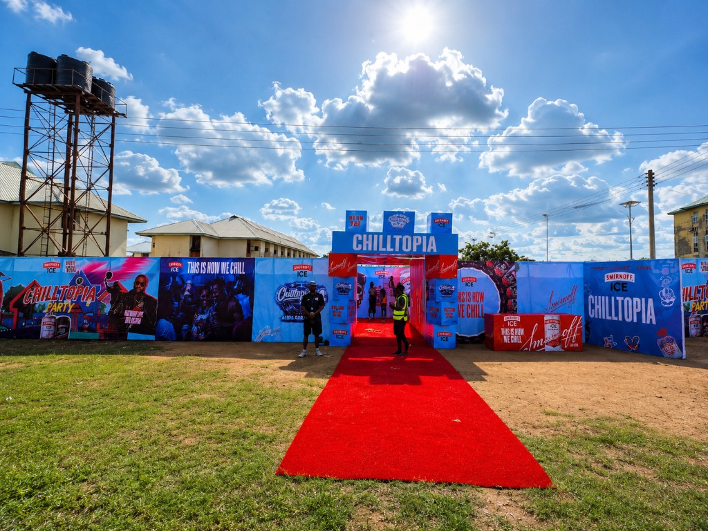 Smirnoff Ice — CHILLTOPIA — neon photo booths