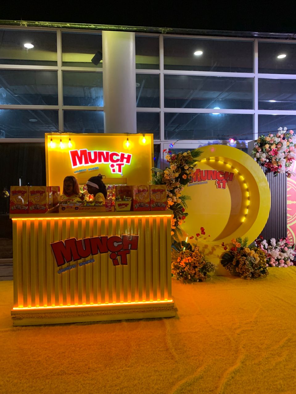 Munch It Wing Office Complex — setup photo 3