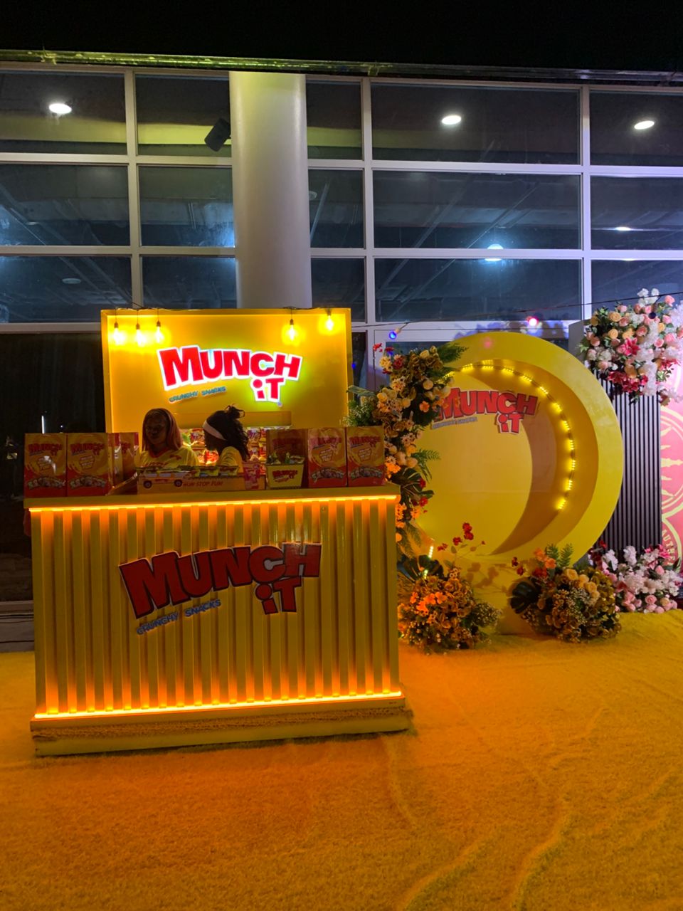 Munch It Wing Office Complex — setup photo 4
