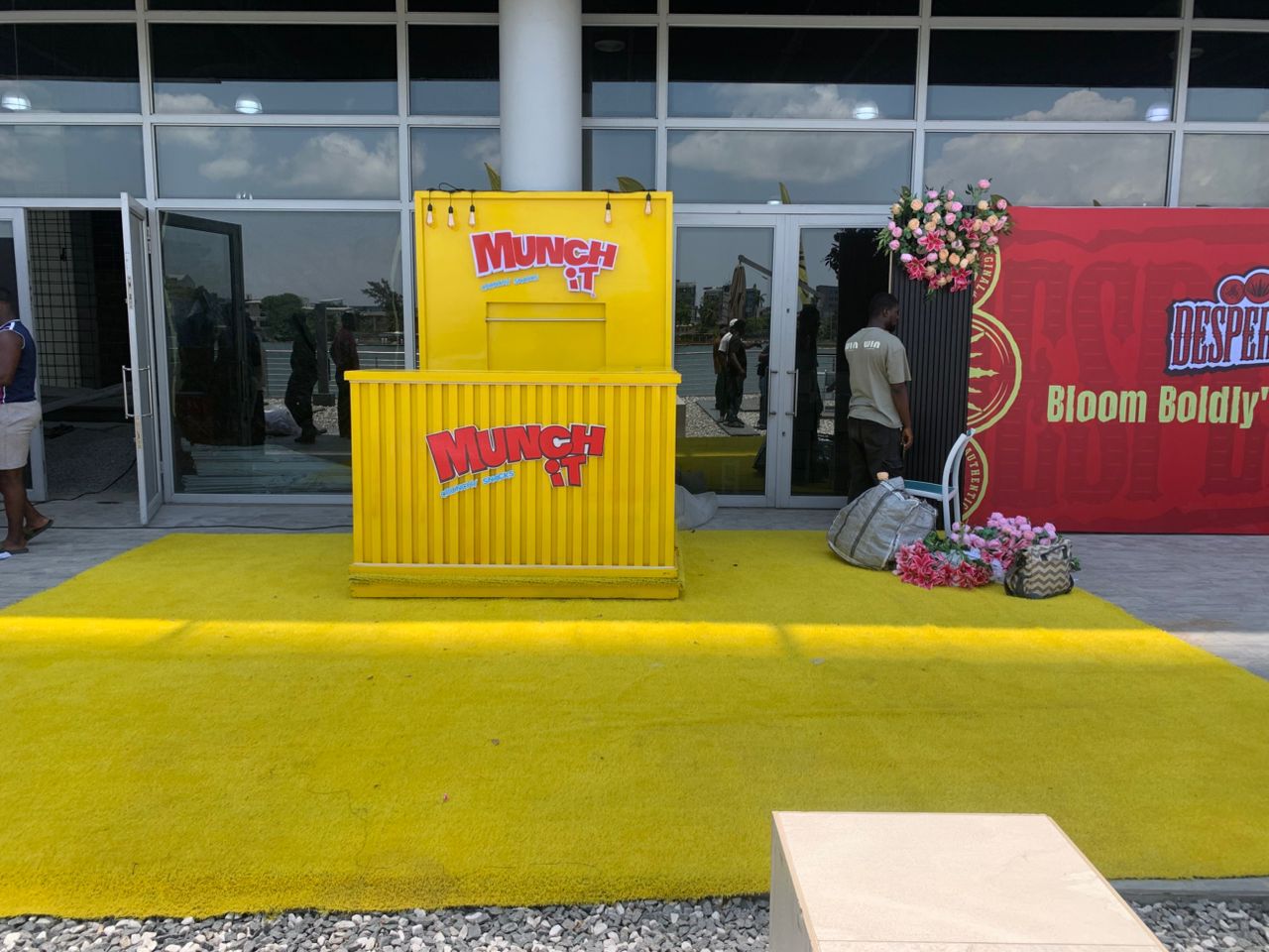Munch It Wing Office Complex — setup photo 5